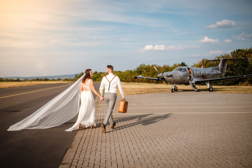 tourameo-trip-planning-minimoon-bridal-couple-exclusive-flight