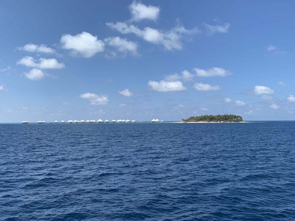tourameo-malediven-reise-resort-island