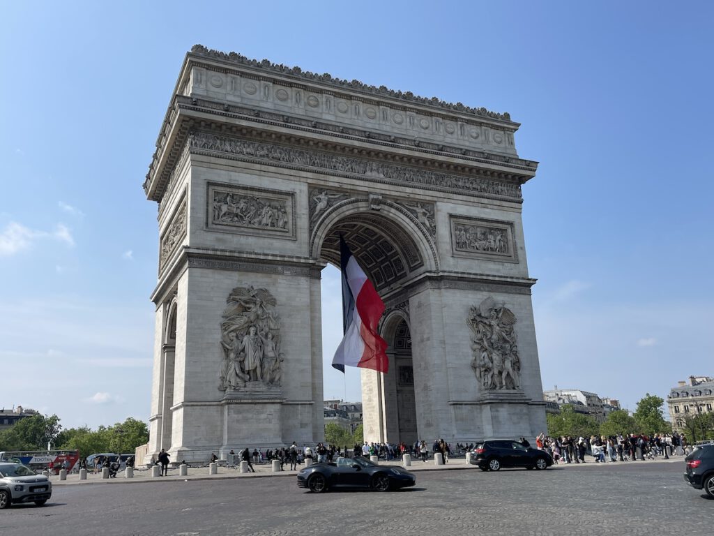 paris-arc-de-triumph-stadt-erkunden-insidertipps