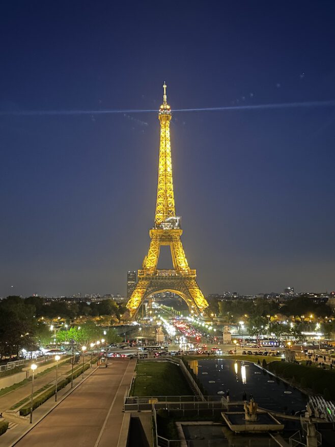paris-nacht-lichter-romantik-urlaub-reise-planung-tourameo